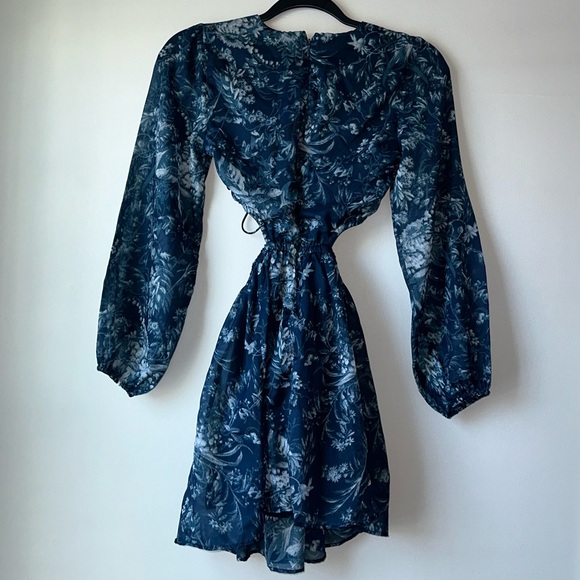 Abercrombie and Fitch Long Sleeve Cut Out Mini Dress - Picture 7 of 10